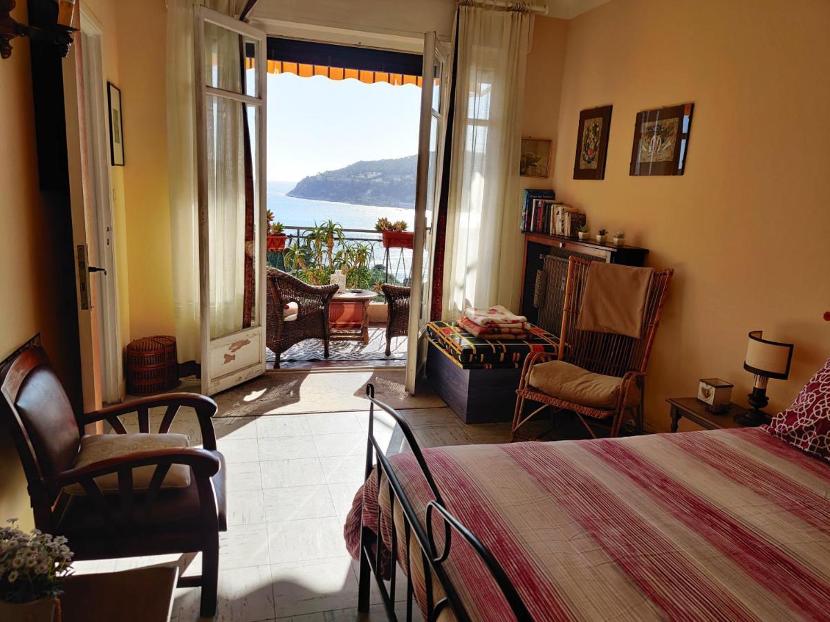 Vintage Flat Overlooking Villefranche Bay Apartment Exterior photo
