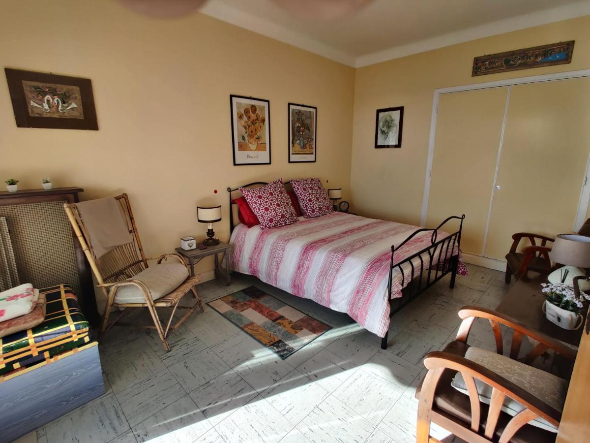 Vintage Flat Overlooking Villefranche Bay Apartment Exterior photo