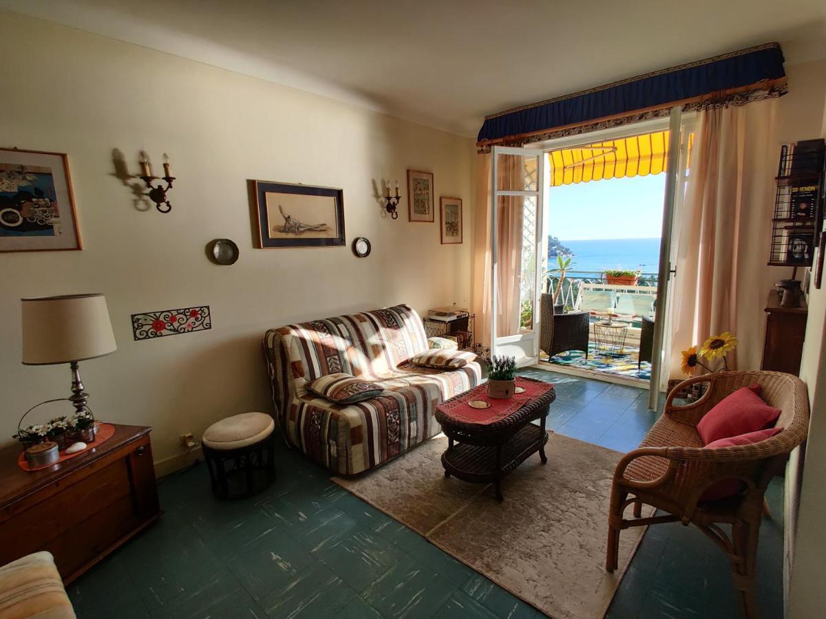 Vintage Flat Overlooking Villefranche Bay Apartment Exterior photo